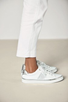 Baskets à strass et lacets