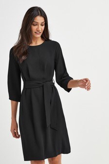 Robe à ceinture en crêpe