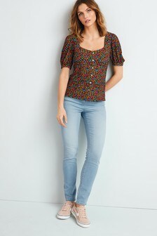 Haut à manches courtes avec boutons sur le devant