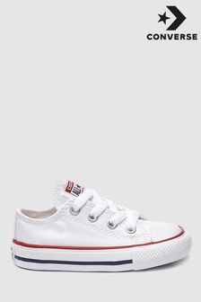 أبيض - حذاء رياضي بقبة منخفضة للأطفال الصغار Chuck Taylor All Star من Converse  (946344) | د.ك 14