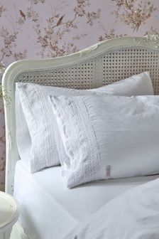 Shabby Chic by Rachel Ashwell® White Crochet Pillowcase Set (987322) | €27