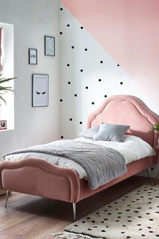 Princess Blush Pink Velvet Upholstered Bed (A19055) | €550 - €675