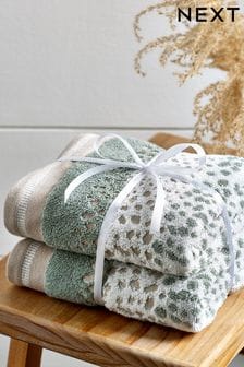 Sage Green Set of 2 Hand Polka Dot Towels (A35926) | MYR 73