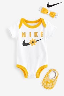 Nike Baby Body, Stirnband und Lätzchen im Set mit Gänseblümchendesign, Weiß (A42913) | 30 €
