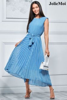 Niebieska plisowana sukienka maxi z asymetrycznym rąbkiem Jolie Moi, z szyfonu (A43828) | 217 zł