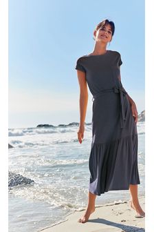 Marineblau - Geripptes T-Shirt-Kleid in Midilänge (A45579) | 41 €