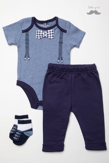 Little Gent 3-teiliges Baby-Geschenkset aus bedruckter Baumwolle mit Fliege, Blau (A61965) | 34 €