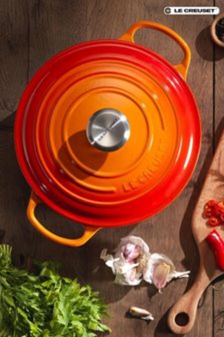 Le Creuset Volcanic Orange Signature Cast Iron Round Casserole Dish 28cm Meringue (A64504) | €338