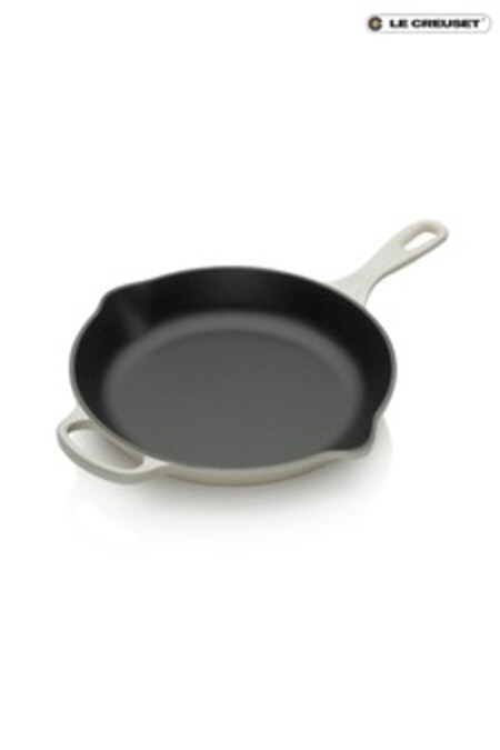 Le Creuset Cream 26cm Signature Cast Iron Frying Pan with Metal Handle (A64519) | €148