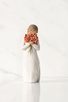 „Von Liebe umgeben“ Figurine aus Weidenbaum (A66189) | 41 €