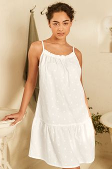 Weiß - Besticktes Nachthemd aus Baumwolle (A72514) | 45 €