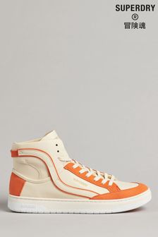 נעלי ספורט גבוהות טבעוניות בצבע שמנת בסגנון וינטג' דגם Basket של Superdry (A98424) | ‏442 ₪
