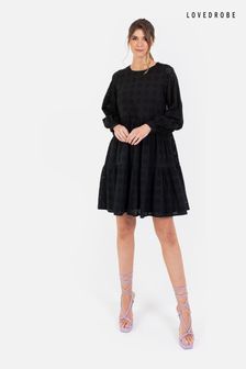 Schwarz - Gesmoktes, langärmeliges Kleid mit Lochstickerei (B01076) | 92 €