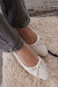 حذاء مسطح باليرينا جلد بأربة من Mint Velvet (B56439) | 631 ر.س