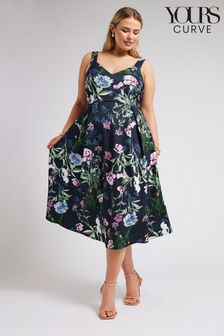 Sukienka Yours Curve London z dekoltem w kształcie serca i plisami (B88458) | 360 zł