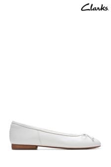 Clarks White Leather Fawna Lily Shoes (B93898) | €99