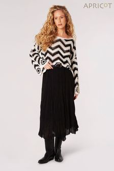 Apricot Black Chevron Diagram Crocket Sleeve Top (B94398) | ￥6,910