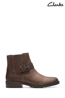 Clarks Taupe Taupe Nubuck Clarkwell Strap Boots (C00665) | €61