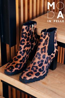Moda In Pelle Natural Cleated Sole Embellished Chelsea Boots With Block Heel (C30288) | 188 €