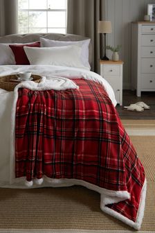 Red Check Faux Sherpa Throw (C31200) | €23