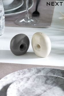 Set of 2 Natural Salt and Pepper Shakers (C34188) | €15