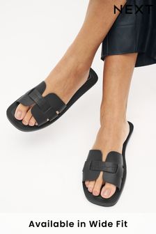 Črn krokodilji vzorec - Usnjeni sandali natikači z ravnim podplatom Forever Comfort® (C36842) | €22