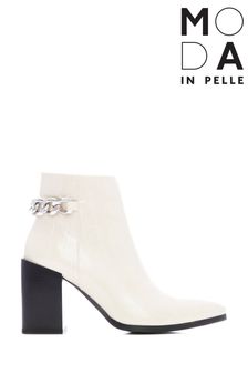 Moda In Pelle Block Heel Pointed Ankle Boots With Chain (C37766) | €82