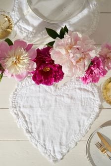 Truly Set of 2 White Heart Linen Placemats (C67799) | €27