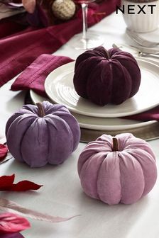 Set of 3 Purple Velvet Pumpkin Ornaments (C68740) | €18