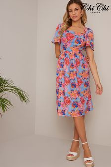 Sukienka midi Chi Chi London z kwiatowym wzorem i kwadratowym dekoltem (C89000) | 410 zł