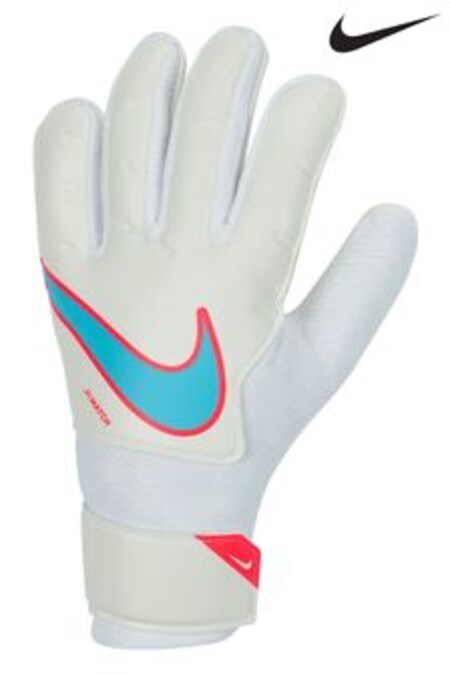 Nike White Jr. Goalkeeper Match Football Gloves (C91601) | €22.50
