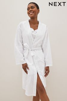 Белый - Хлопковый халат с вышивкой (C93300) | €48