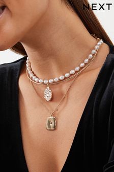 Zlatý tón - Vrstvený náhrdelník s perlami a krouceným řetízkem (C97715) | 515 Kč