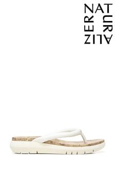 Naturalizer Lovelle Thong Sandals (D02831) | €52