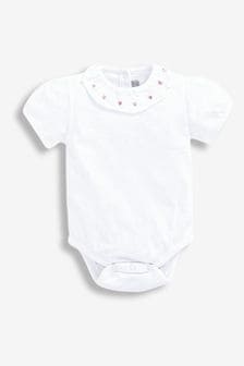 JoJo Maman Bébé White Heart Embroidered Frill Collar Bodysuit (D18714) | NT$650