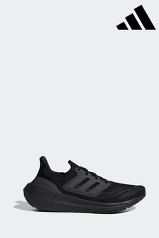 أسود - حذاء رياضي خفيف Ultraboost من Adidas (D33546) | ‪‏1,084‬ ر.س‏