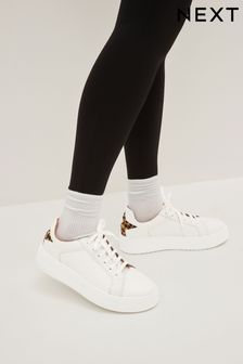 White Signature Leather Chunky Star Lace-Up Trainers (D56700) | 134 zł