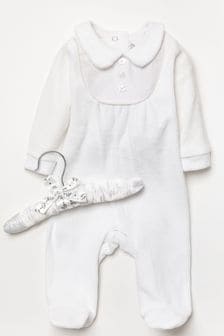 Pijama întreagă din velur cu detaliu încrețit Rock-a-bye Bebeluși Boutique Alb (D66187) | 120 LEI