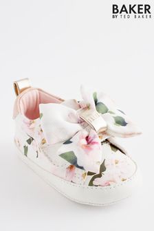 Zapatitos blancos tipo zapatillas de deporte para bebé niña con lazo de organza y estampado floral de Baker By Ted Baker (D69322) | 25 €