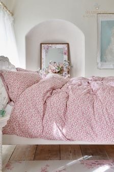 Shabby Chic by Rachel Ashwell® Vintage Ditsy Pink Flat Piped Duvet Cover and Pillowcase Set (D71521) | €61 - €108