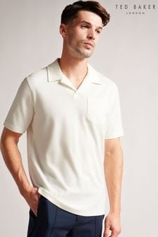 לבן - חולצת פולו בגזרה רגילה עם שרוולים קצרים של Ted Baker דגם Arkes (D90602) | ‏327 ‏₪