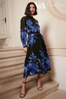 V&A | Love & Roses Blue Floral Regular Placement Floral Pleated Midi Dress (K43456) | $105