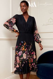 V&A | Love & Roses Black Placement Printed Wrap Front Long Sleeve Pleated Midi Dress (K64498) | €76