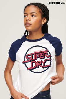 Weiß - Superdry Roller Baseball T-Shirt mit Rollschuh-Grafik (K73147) | 45 €