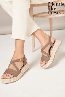 beis - Friends Like These Strappy Faux Leather Flatform Sandal (K78384) | 51 €