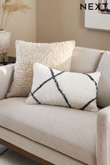 Minimal Geometric Berber Cushion (K89885) | 122 LEI