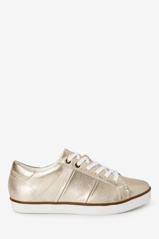 Baskets emblématiques à surpiqûres