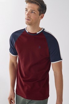 חולצת טי עם שרוולי רגלאן