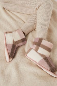 Pink Check Faux Fur Boot Slippers (M18398) | kr237