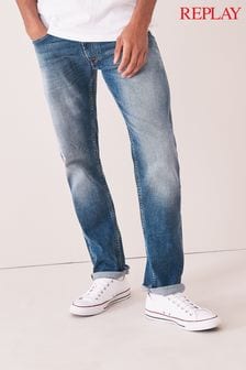 ג'ינס כחול בשטיפה בינונית - ג'ינס בגזרה ישרה רפויה של Replay דגם Rocco (M48706) | ‏442 ₪